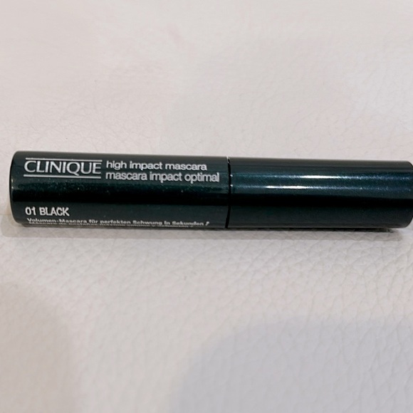 Clinique 2 Pieces Eyes Makeup Travel Size Set in New Condition - Picture 2 of 7